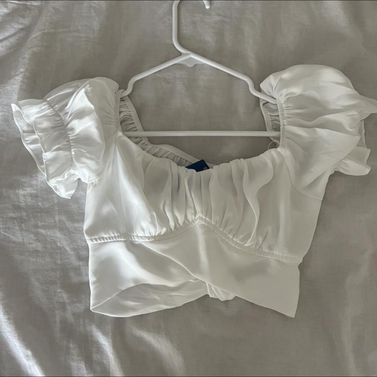White puff sleeve tie back top Bundle for discount... - Depop