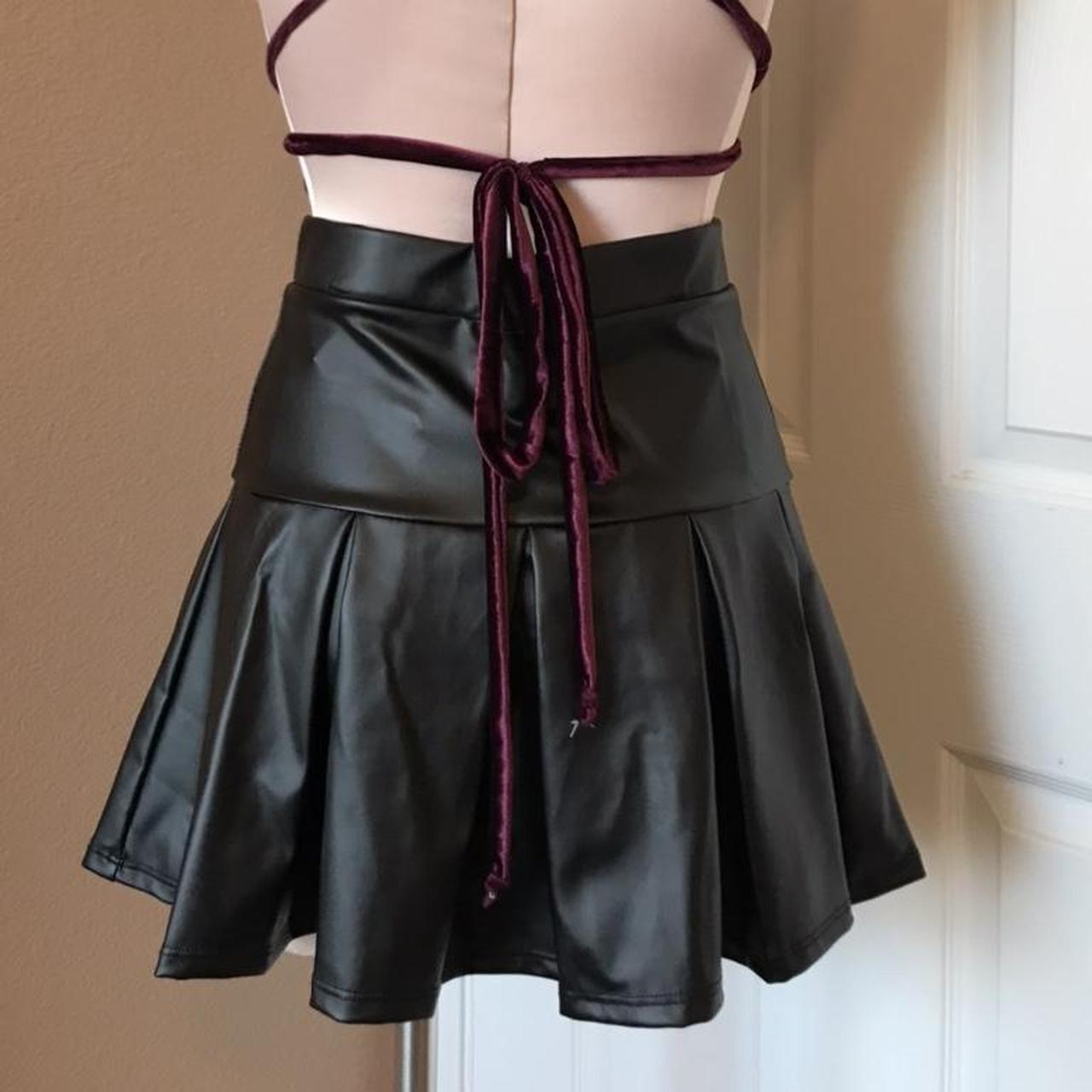 Fashion Nova skirt - Depop