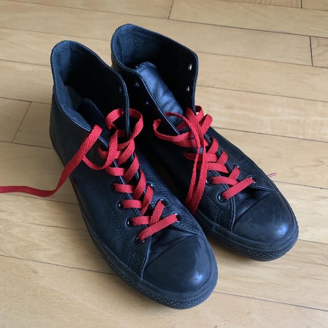 Black converse with red laces hotsell