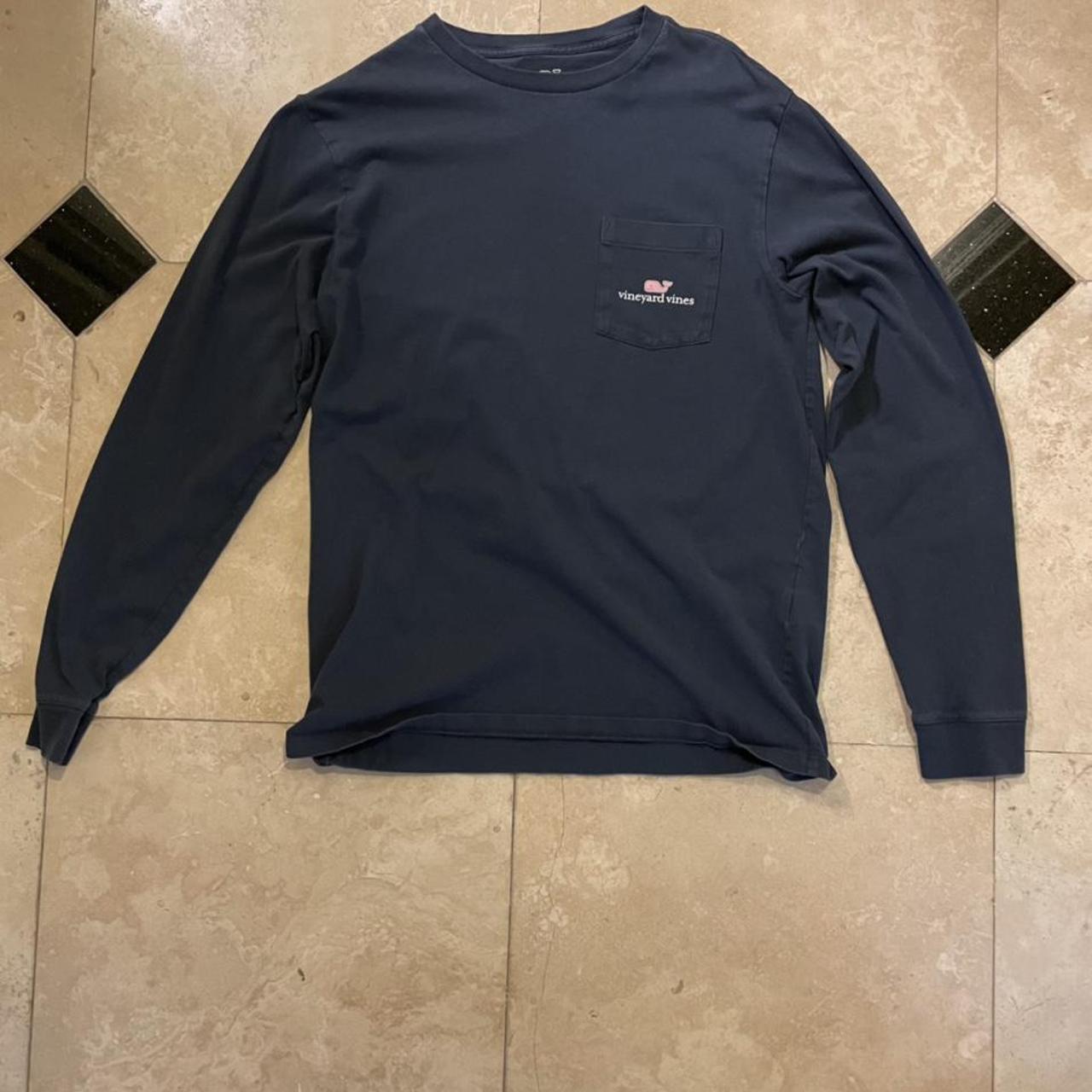 vineyard vines long sleeve. size small. (fits bigger... - Depop