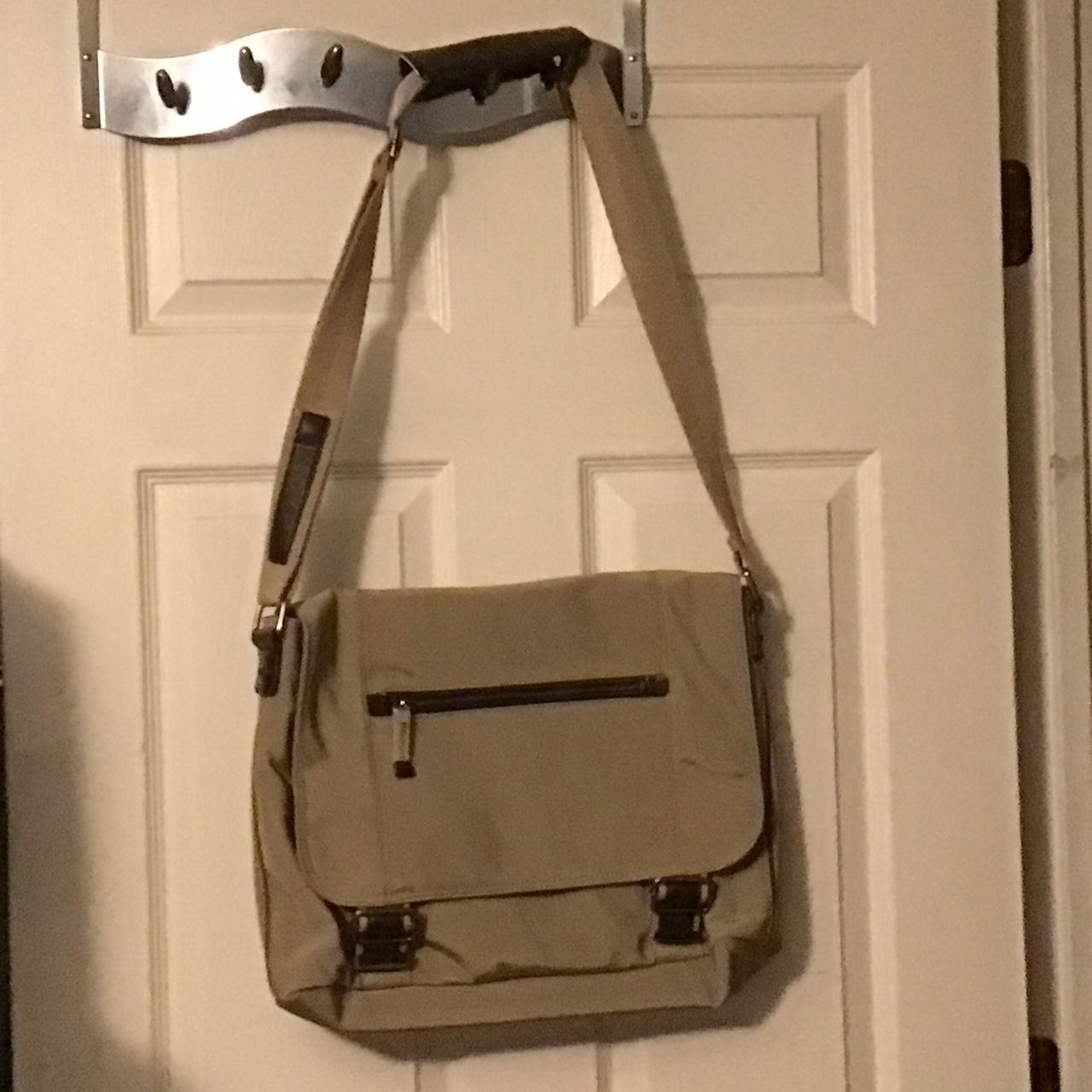 Coed Banana republic messenger bag in excellent... Depop
