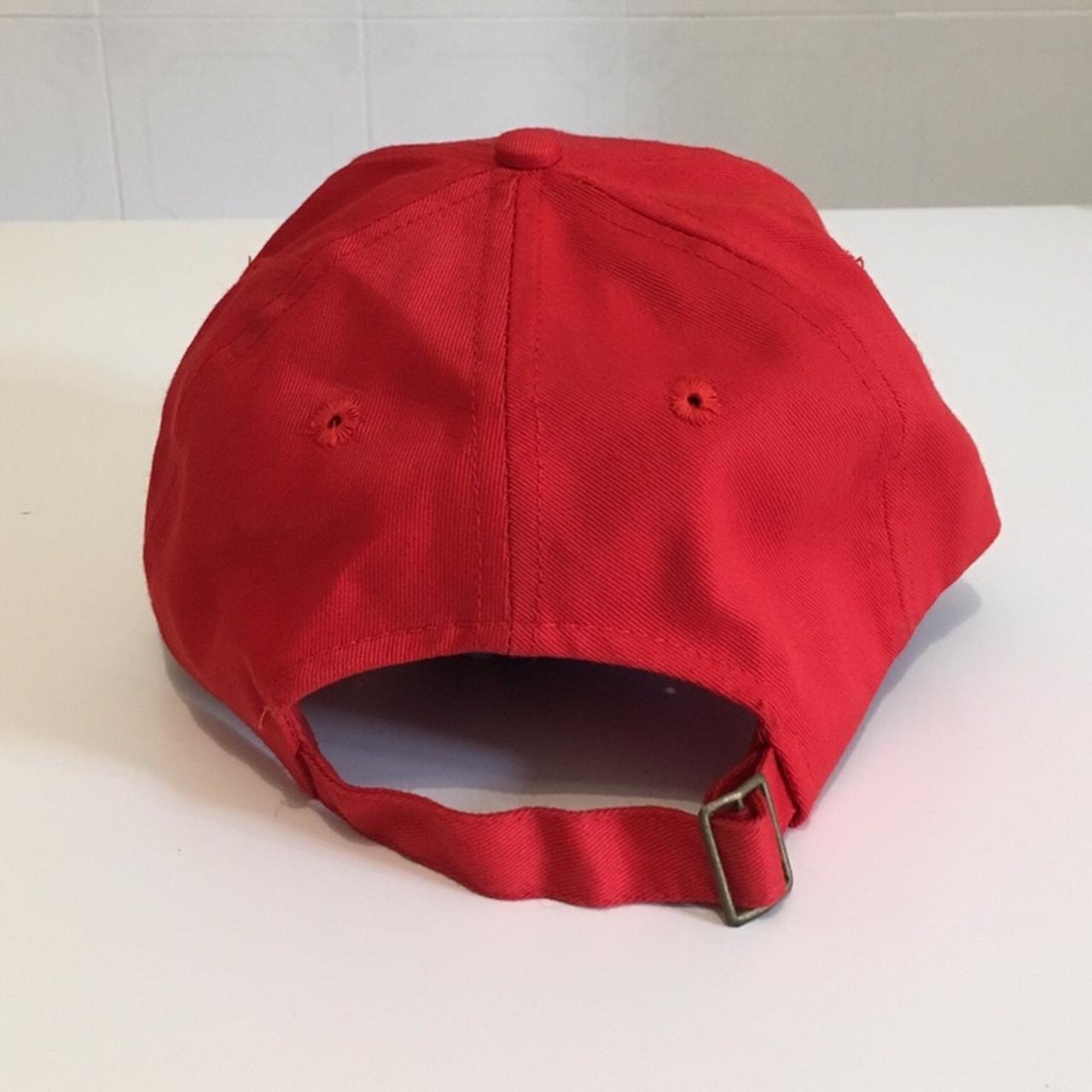 🇮🇹 Cappello rosso con visiera del GOLF CLUB BARIALTO,... - Depop