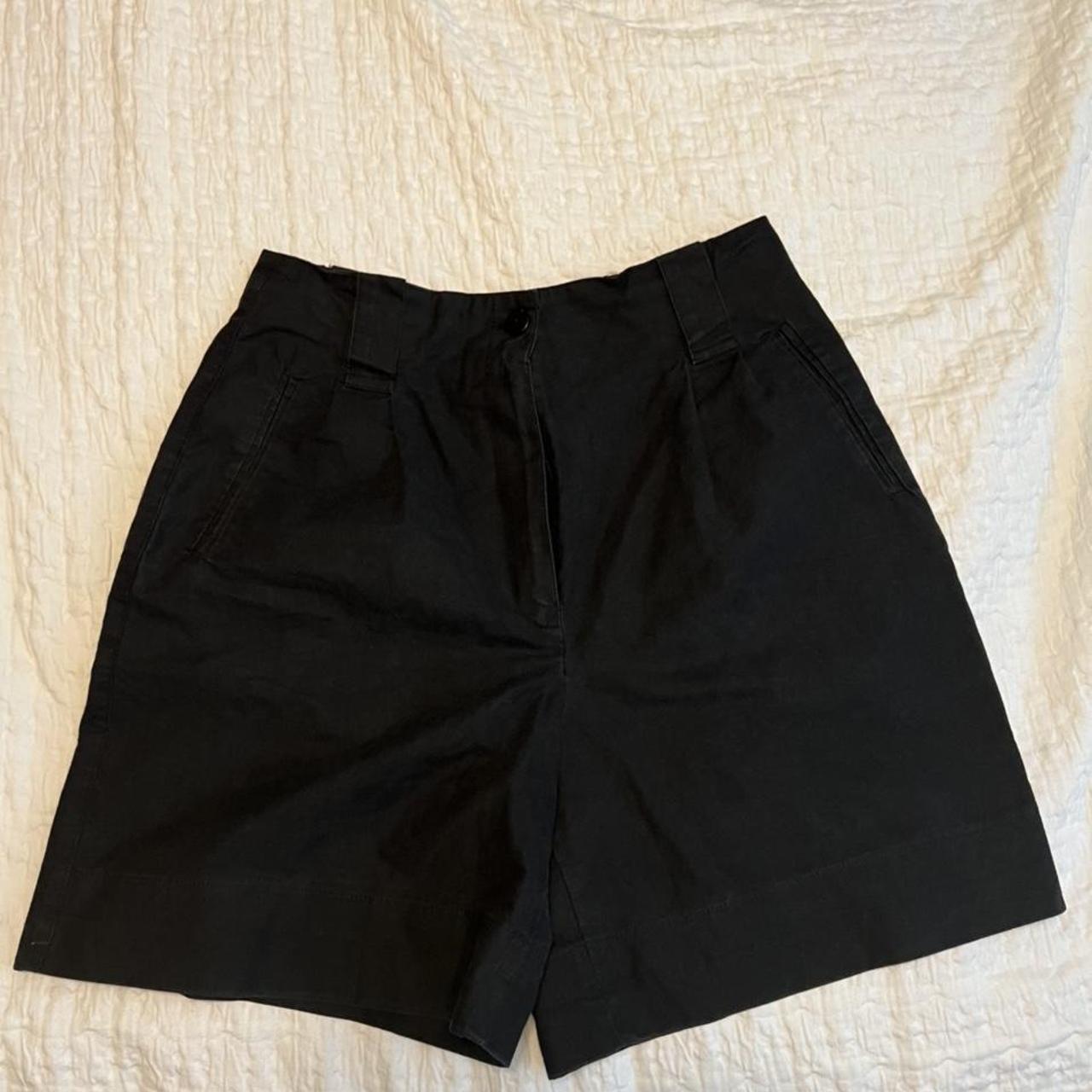 Rafaella Women's Black Shorts | Depop