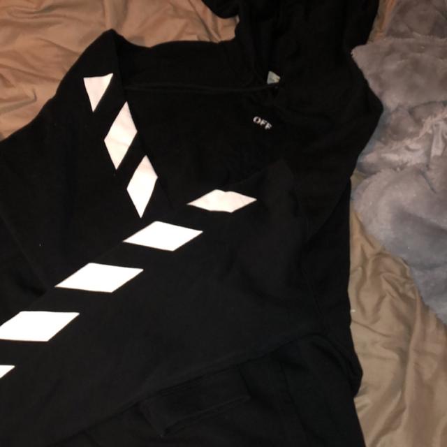 Off white sweatshirt seeing on sale things