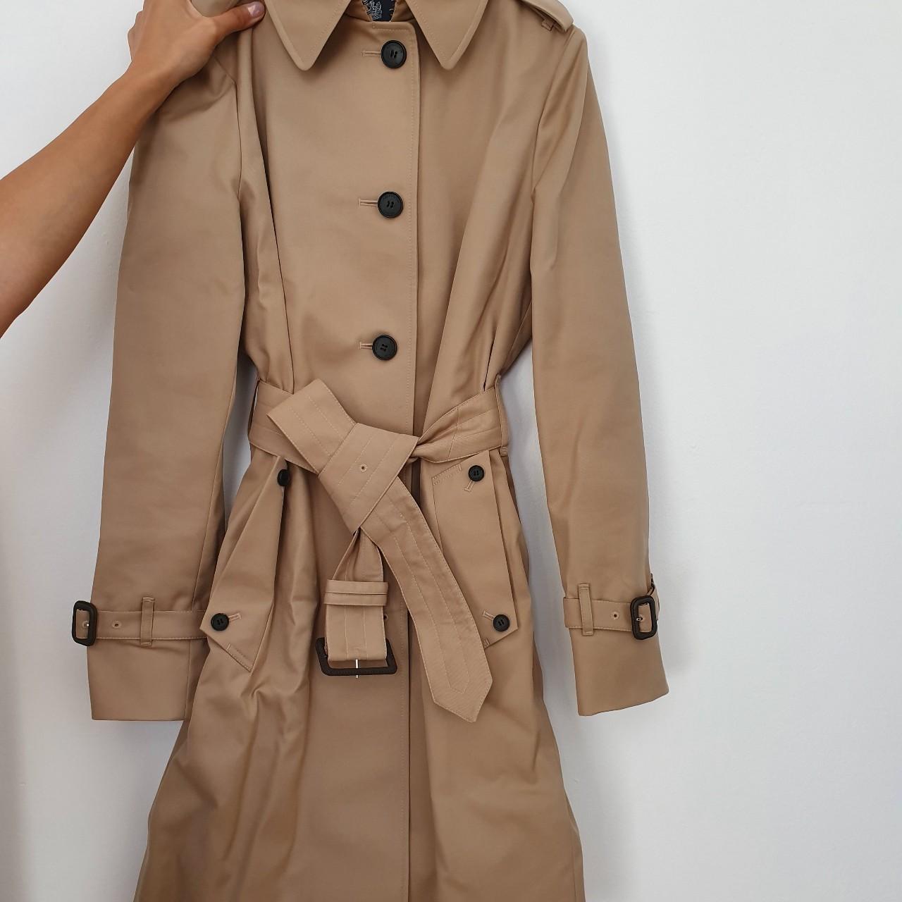 Aquascutum Trafalgar trench coat. Beige colour. Size