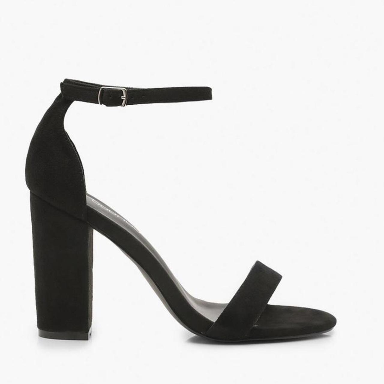 Boohoo Women's Black Sandals Depop