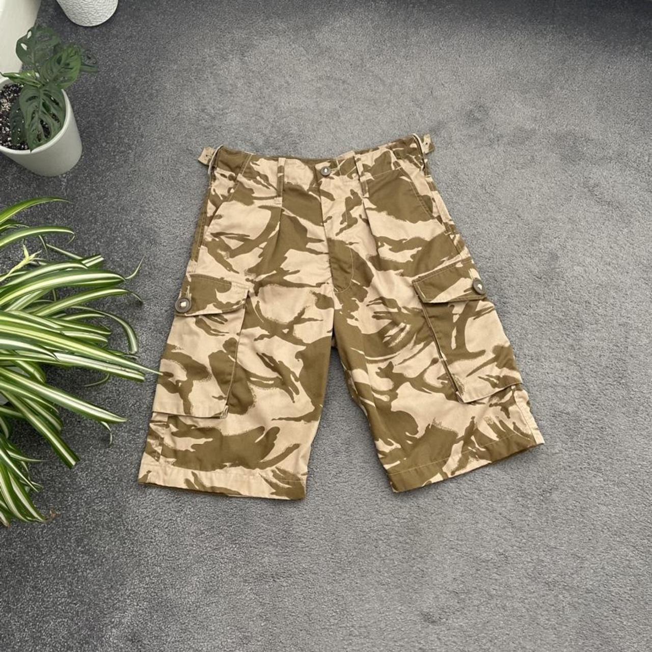 Army desert camo shorts / small mens (30” waist )... Depop