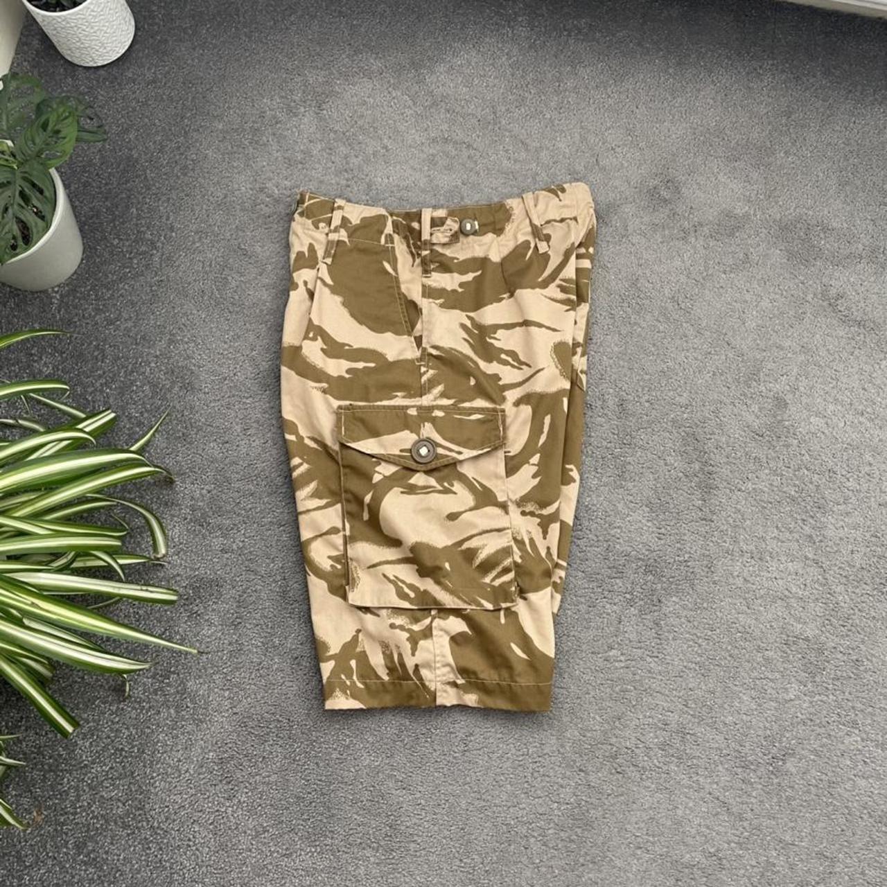 Army desert camo shorts / small mens (30” waist )... Depop