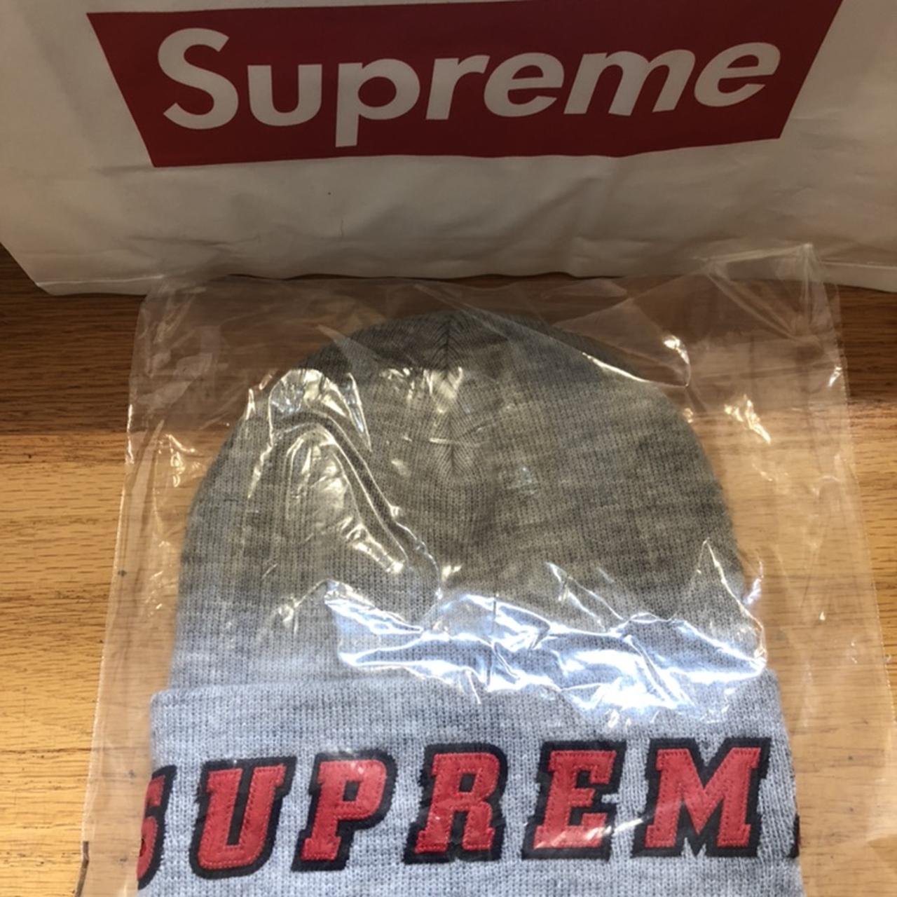 Felt logo beanie outlet supreme