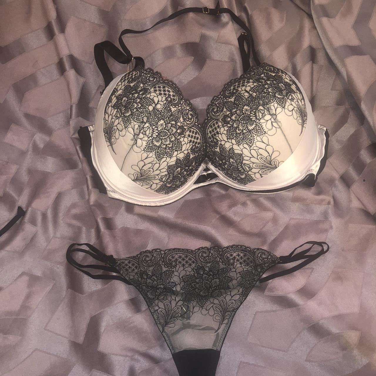 Ann summers lingerie set 38F bra and size 12 string - Depop