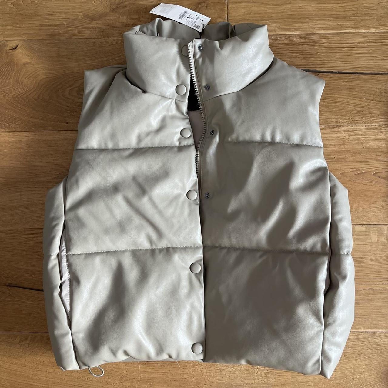 Zara Women's Grey And White Gilet 