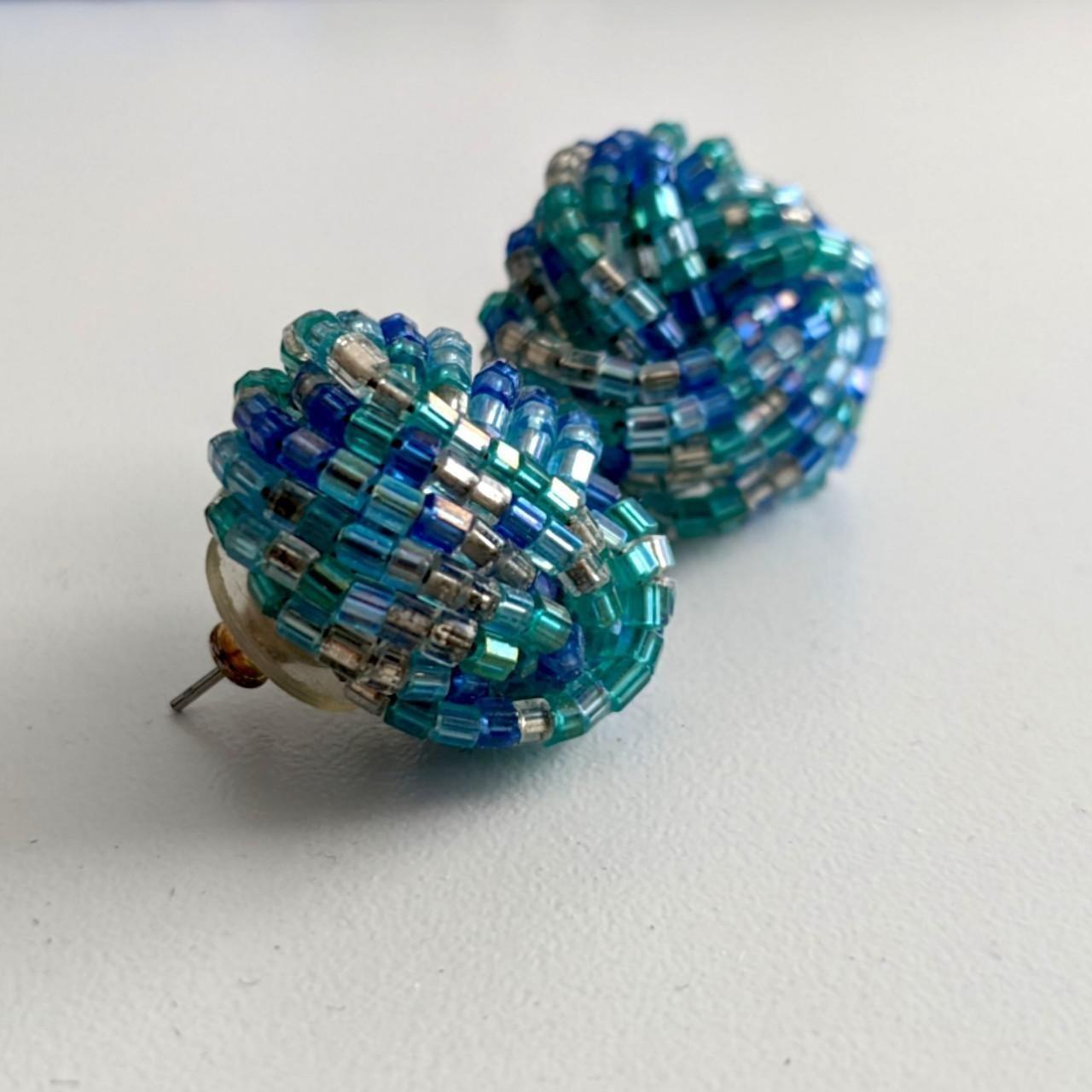Product Image 3 - Beaded Knot Earrings

Beautiful blue green