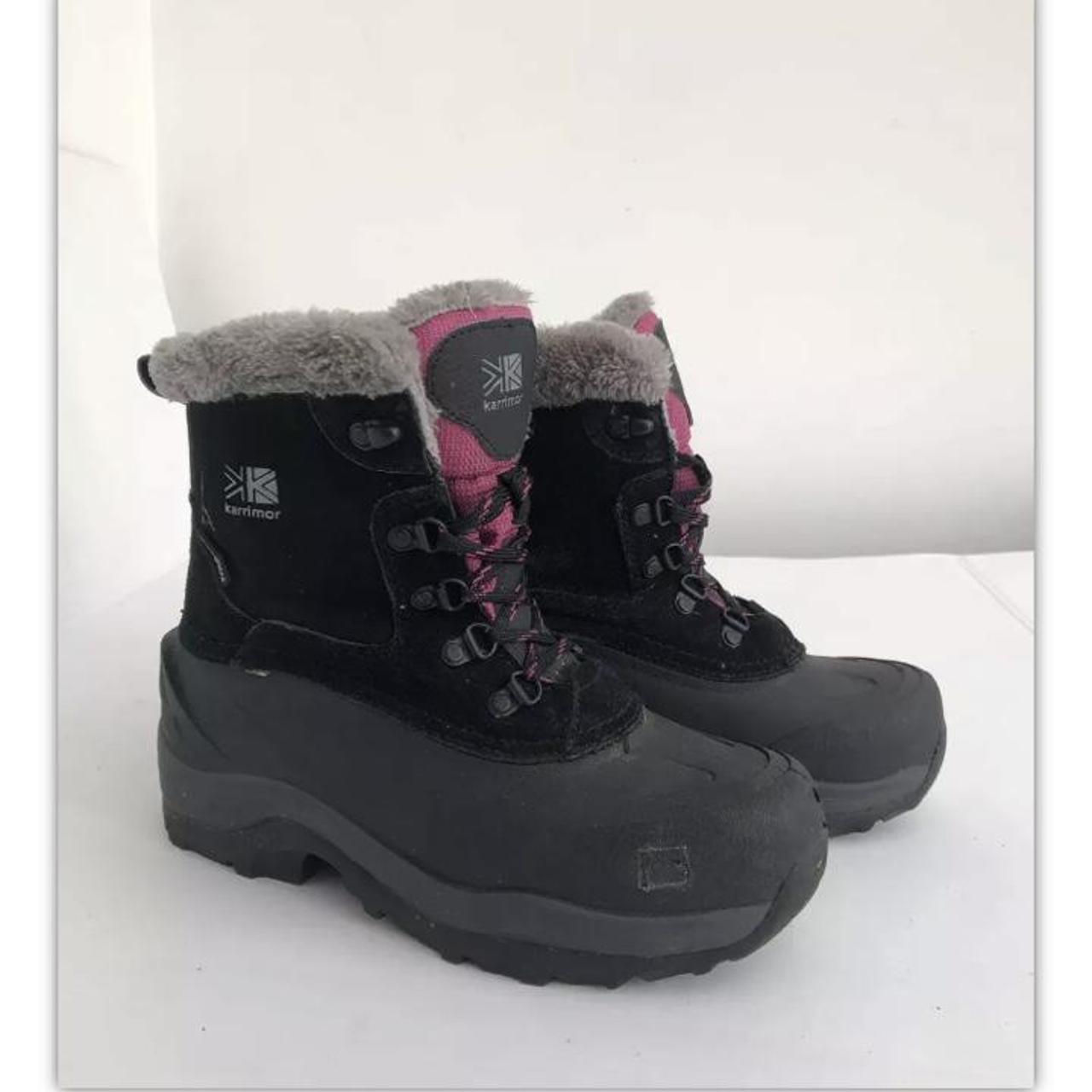 walking boots size 4