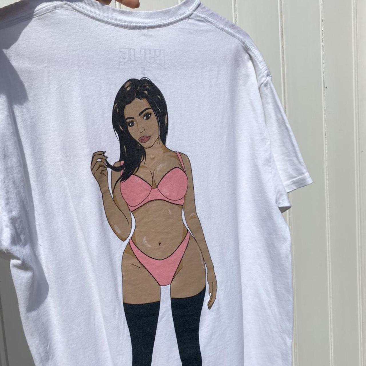 RARE Kylie Jenner Oversized T-shirt Size: Small but - Depop