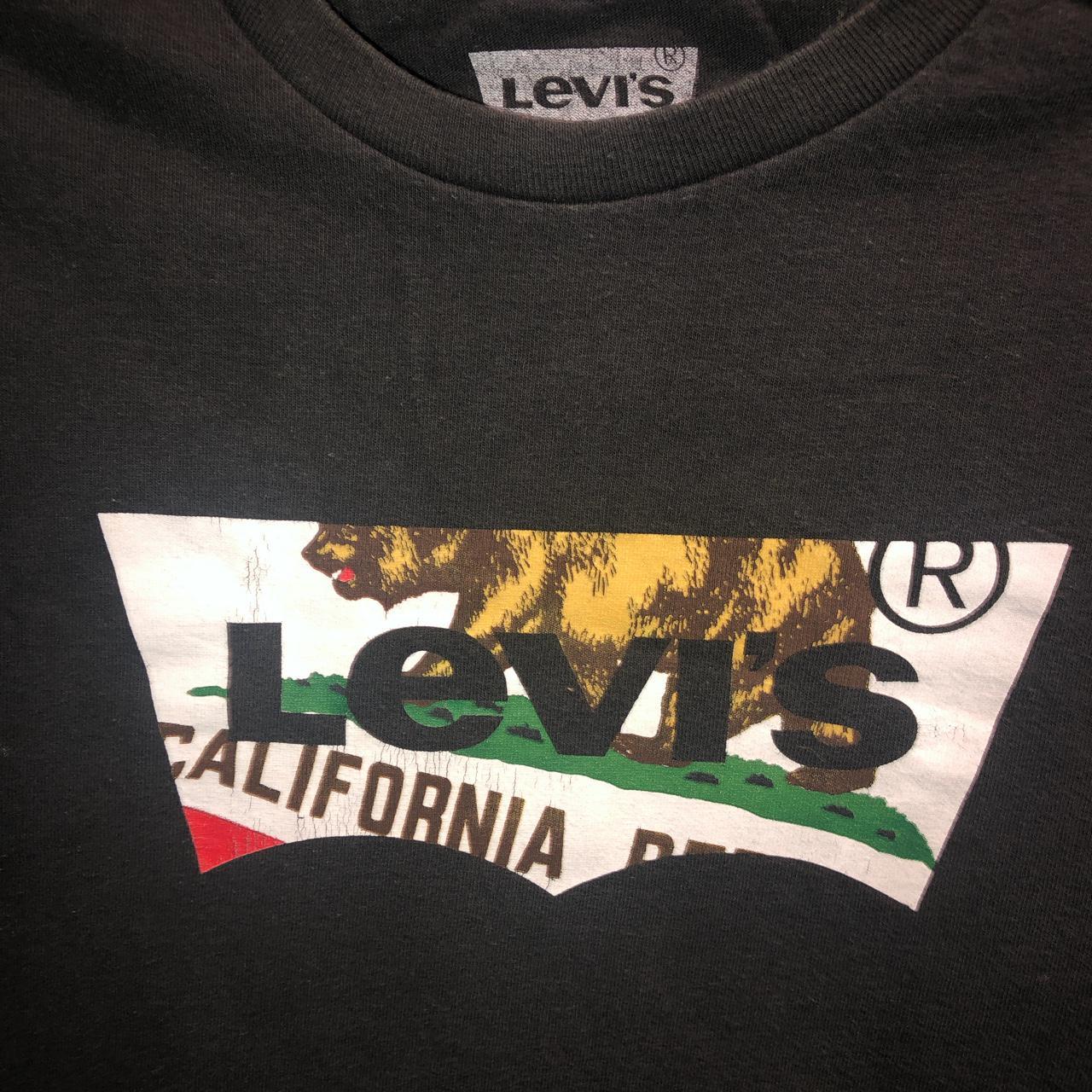 Levi's Men's Black T-shirt | Depop