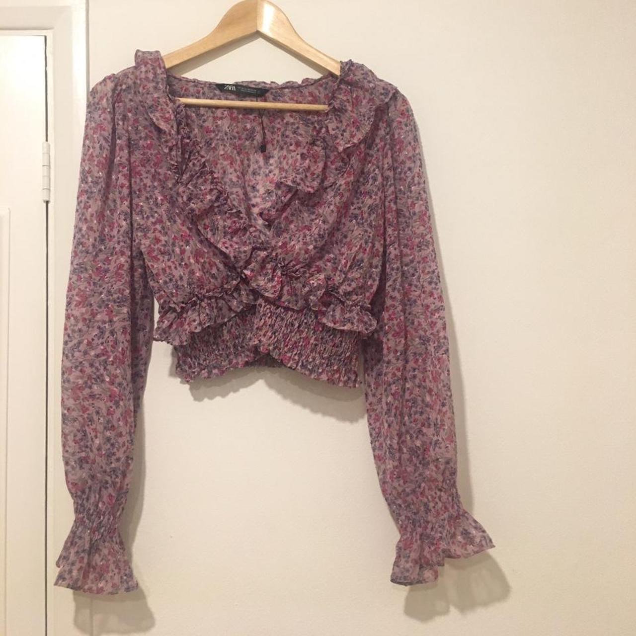 MESSAGE BEFORE BUYING Zara cross over top Hardly... Depop