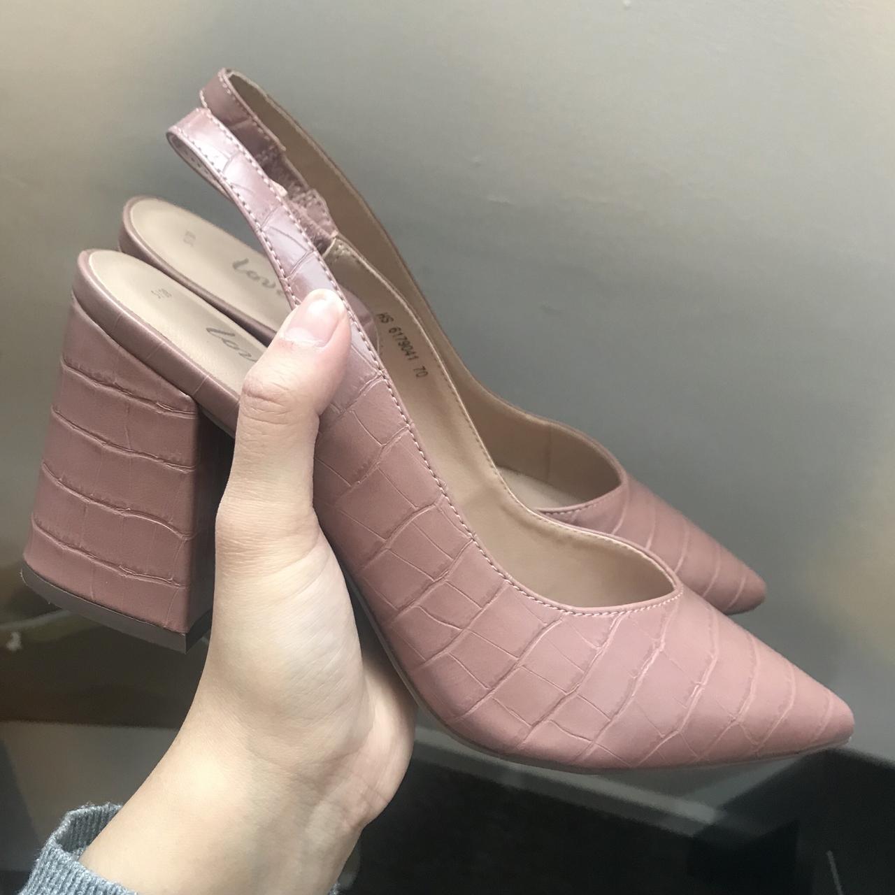 Nude pink hot sale shoes