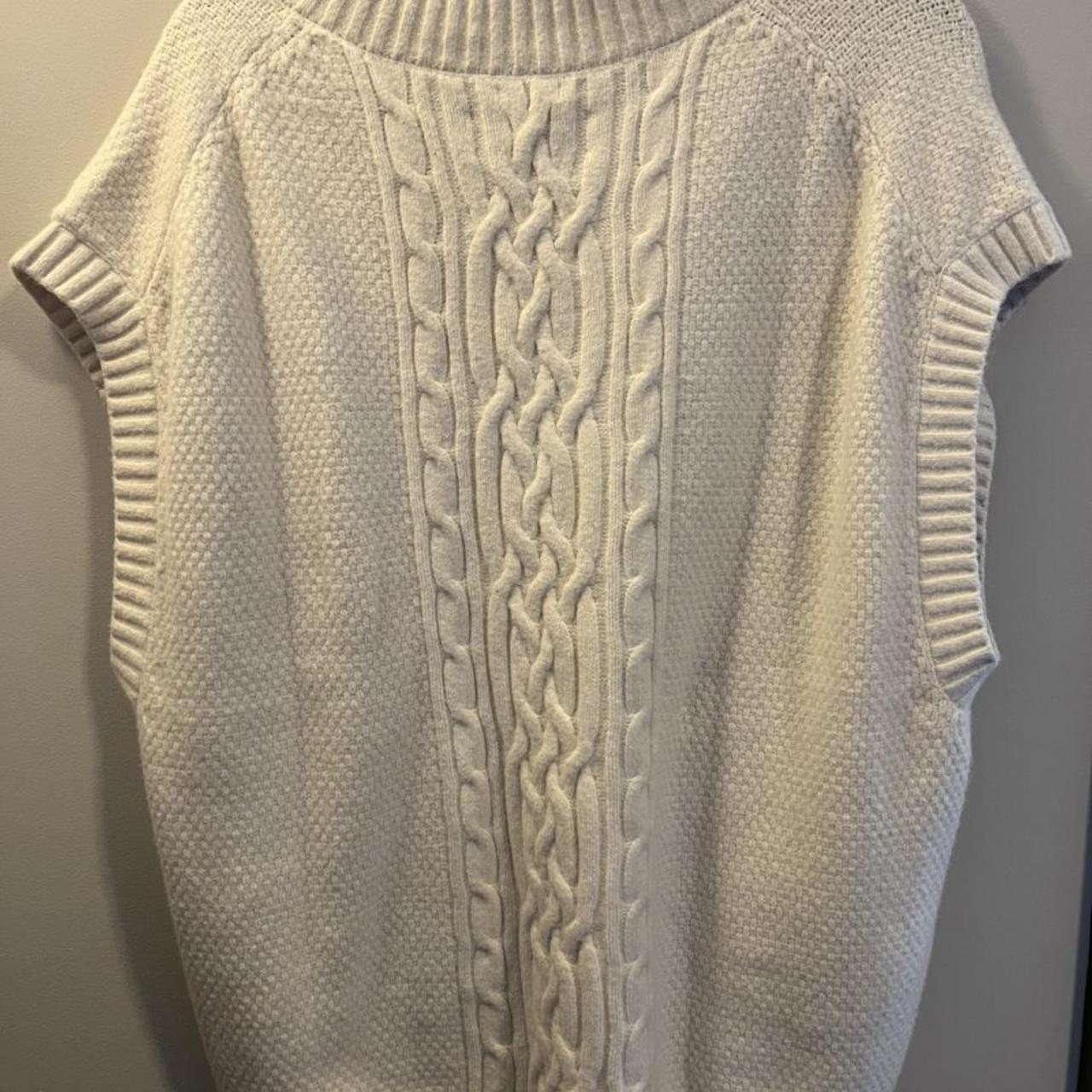 Abercrombie & Fitch men’s sweater vest (size XL).... - Depop