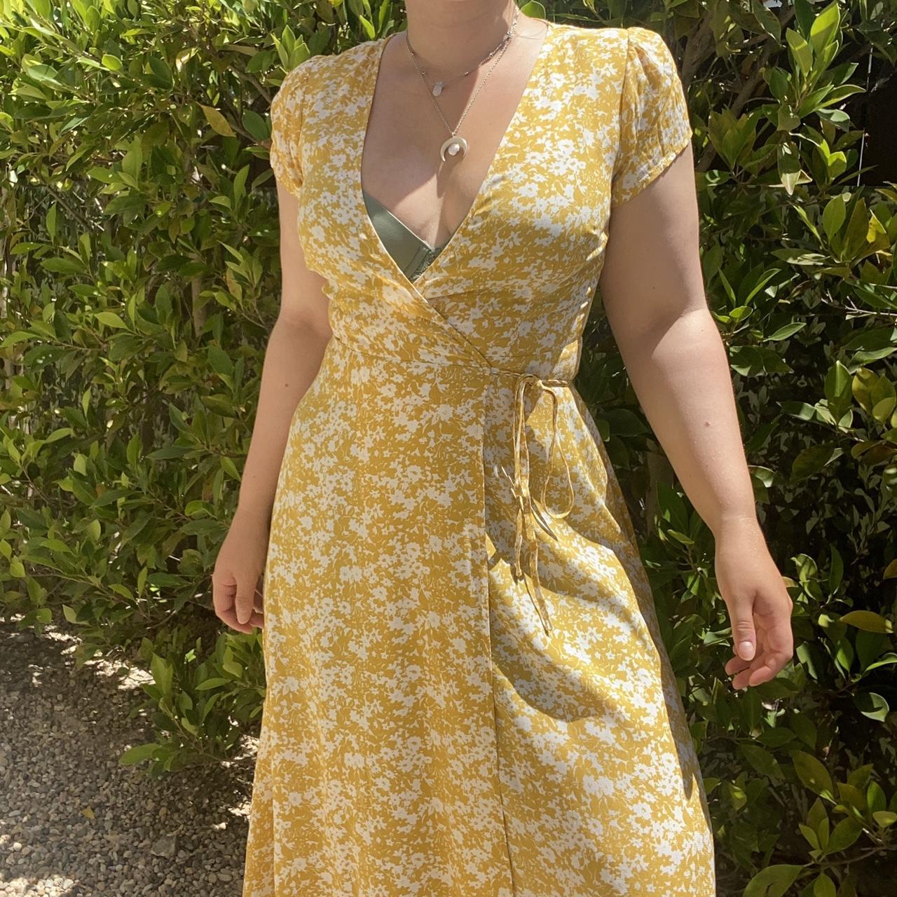 Forever 21 Women's White and Yellow Dress | Depop