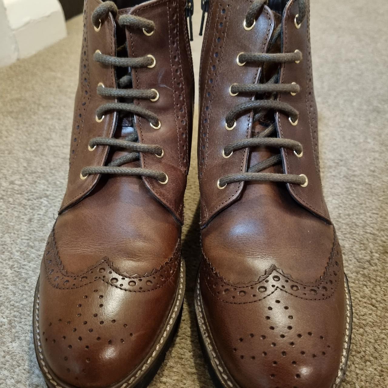 carvela lace up boots