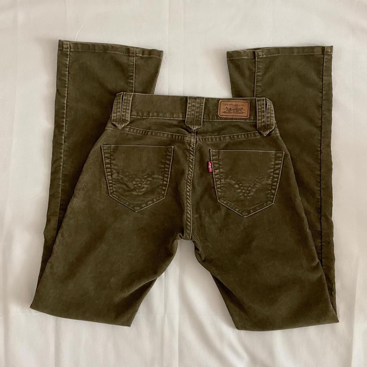 Levi's Women's Khaki Jeans | Depop