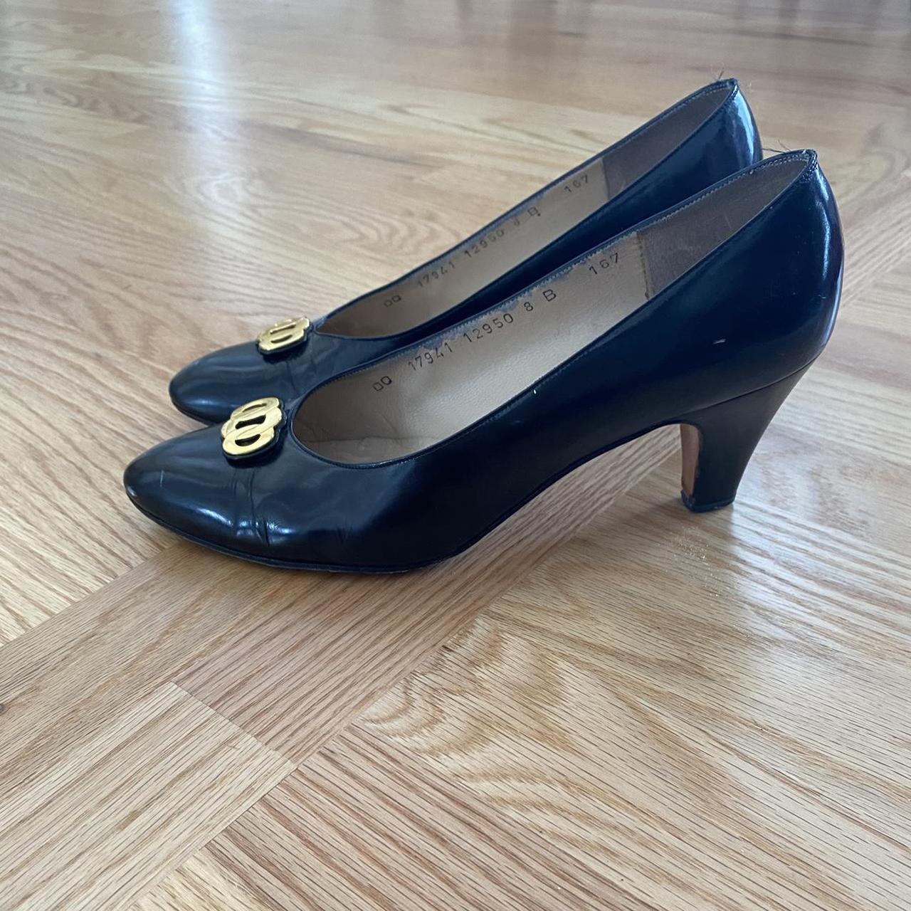 Vintage ferragamo 2024 womens shoes