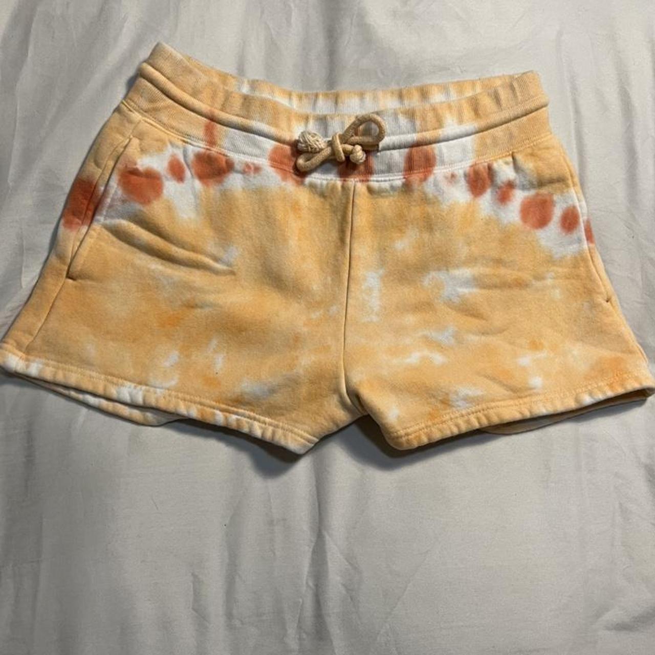 Aritzia Women's Orange Shorts
