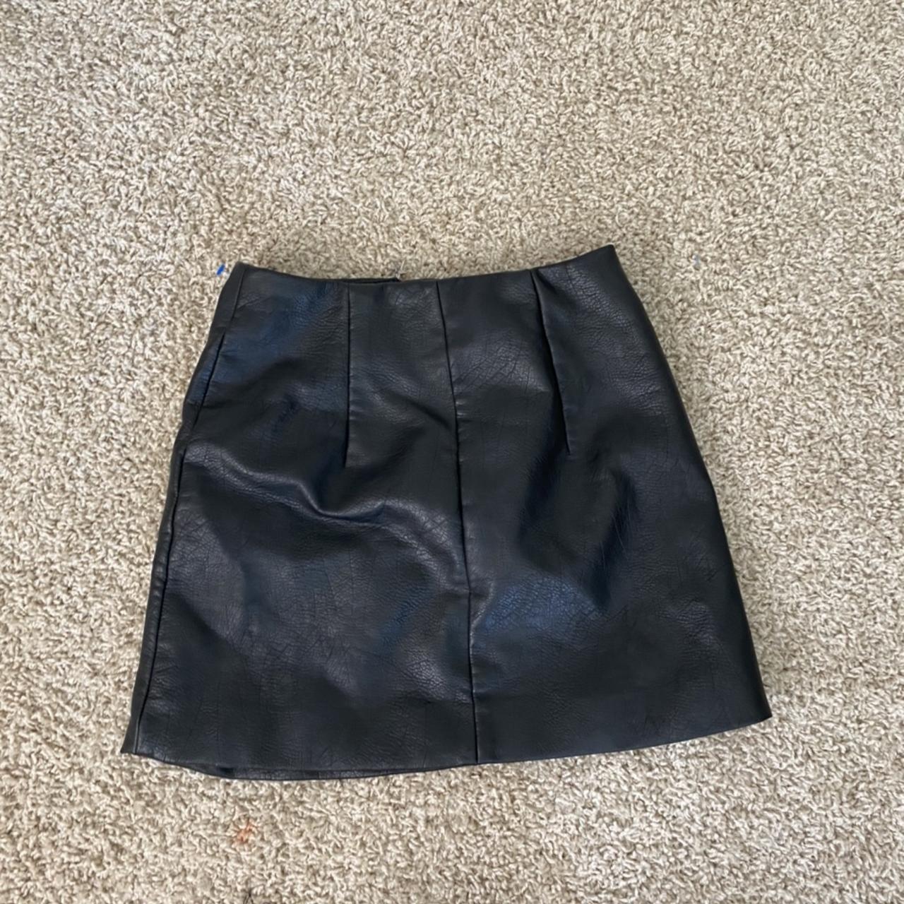 Black Leather skirt with star print Size 2 from h&m... - Depop