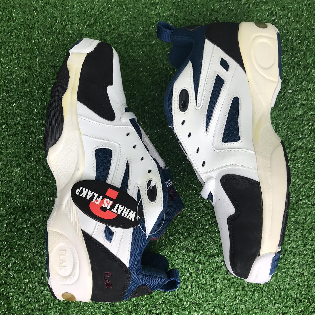 Vintage 90s LA Gear Crossrunner LA Lights Gear... Depop