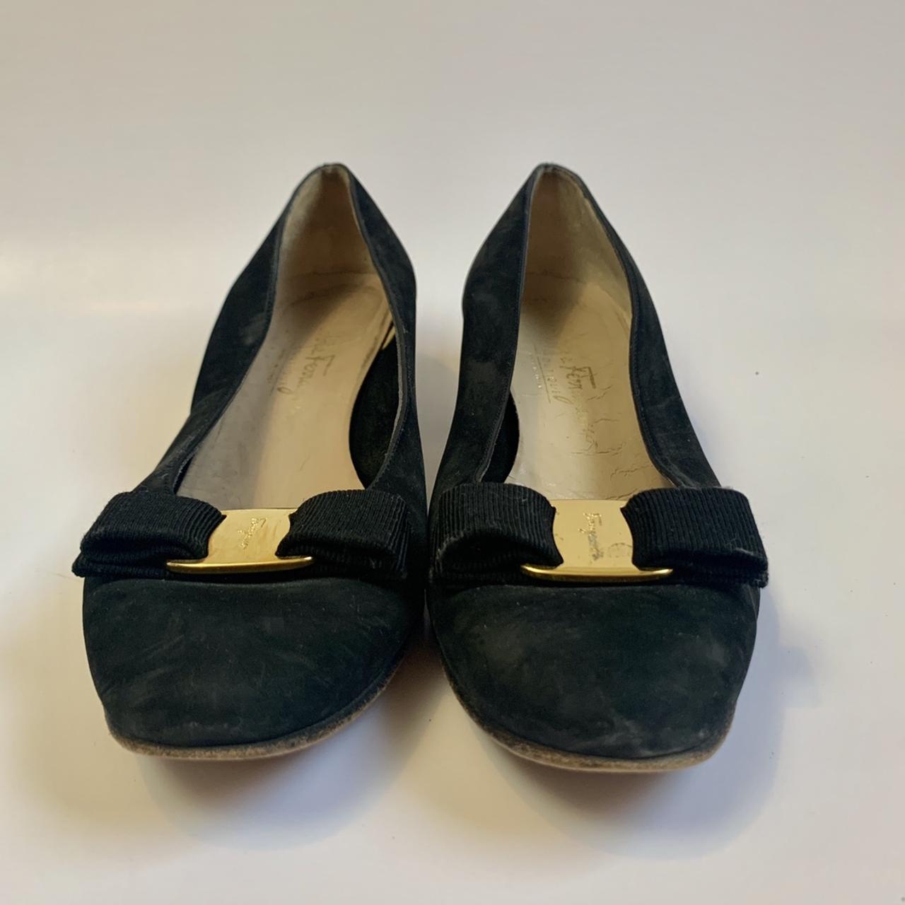 Vintage 1990s black suede bow pump heels by - Depop