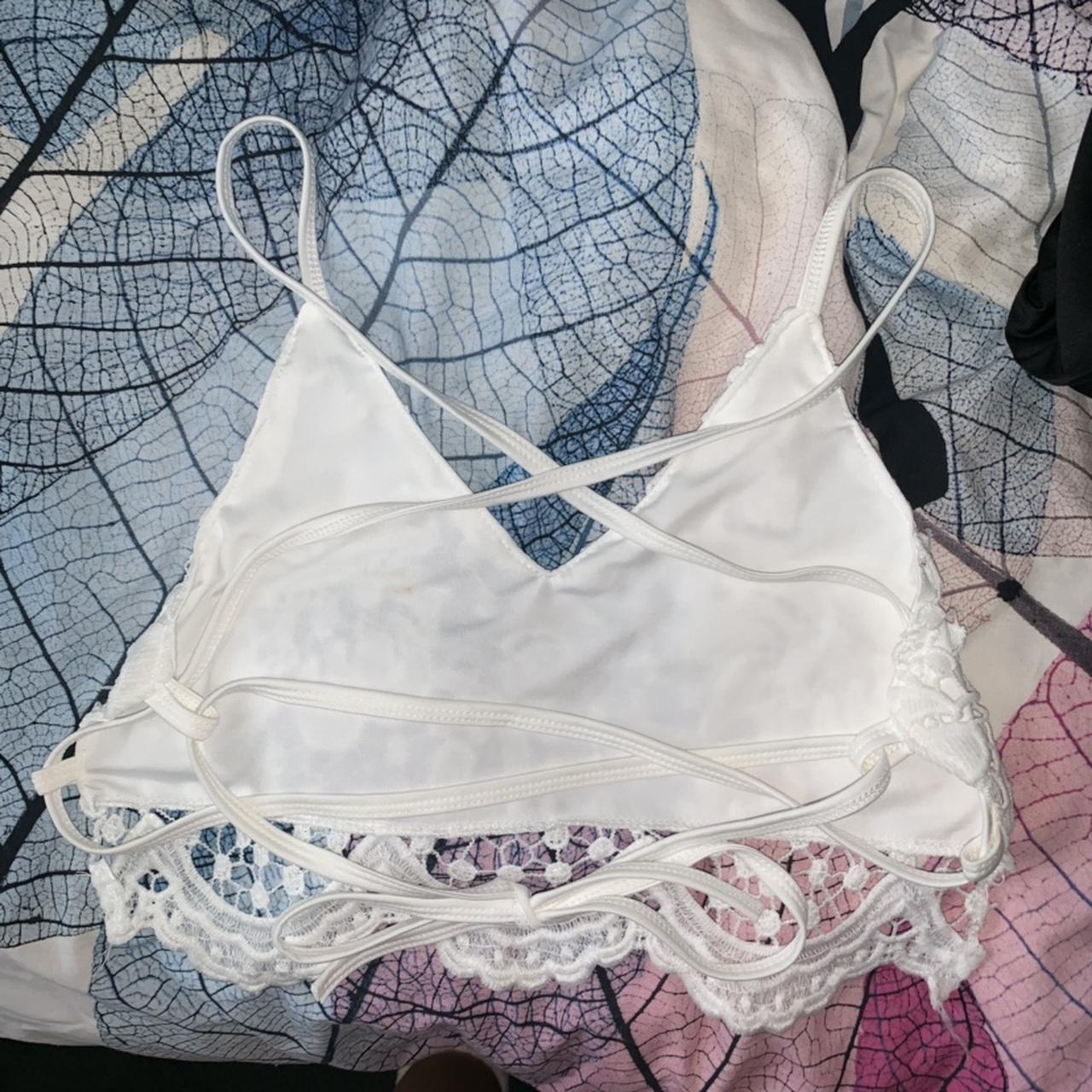 Tie up back lace crop top - Depop