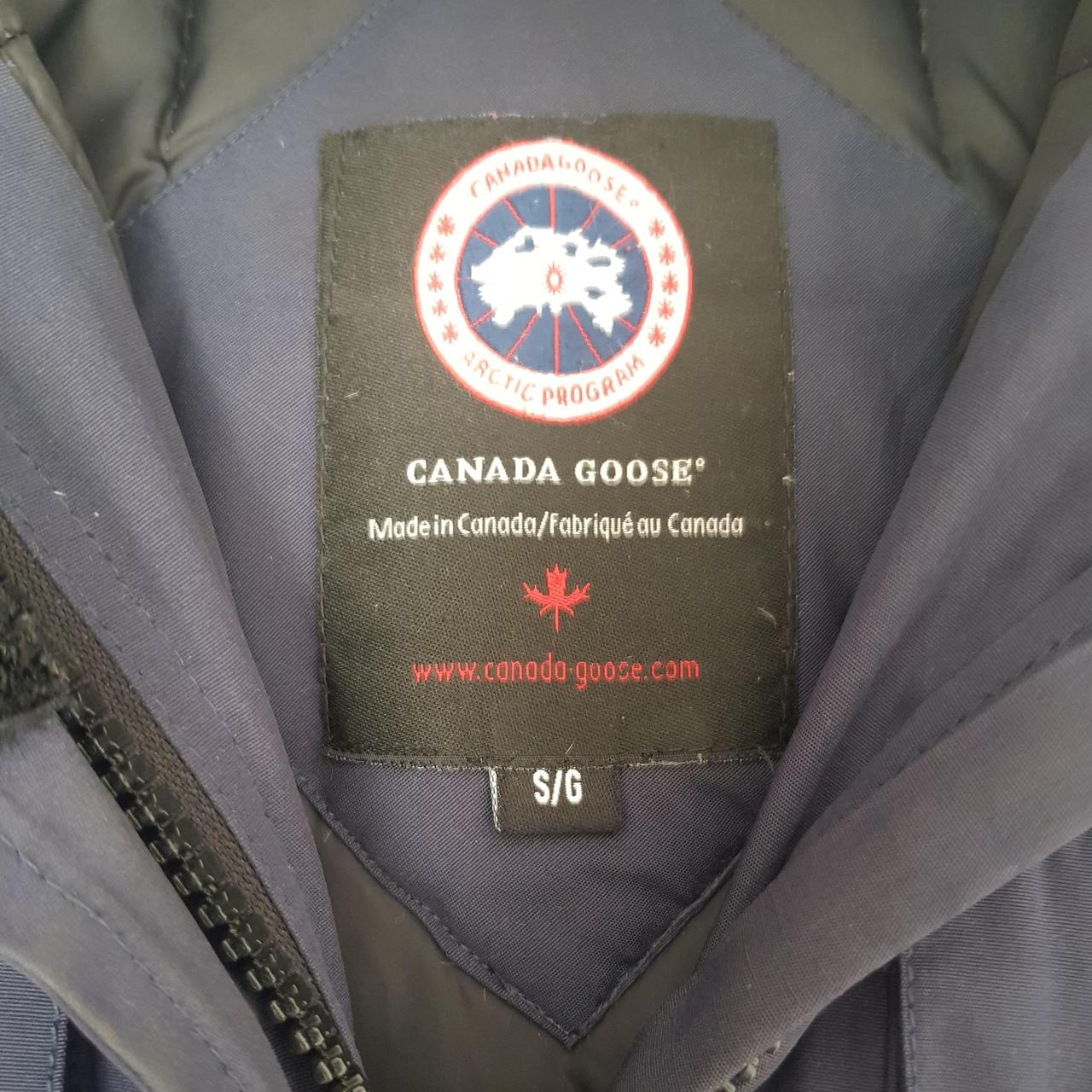 Used Canada goose parka Size small. Zip is faulty,... - Depop