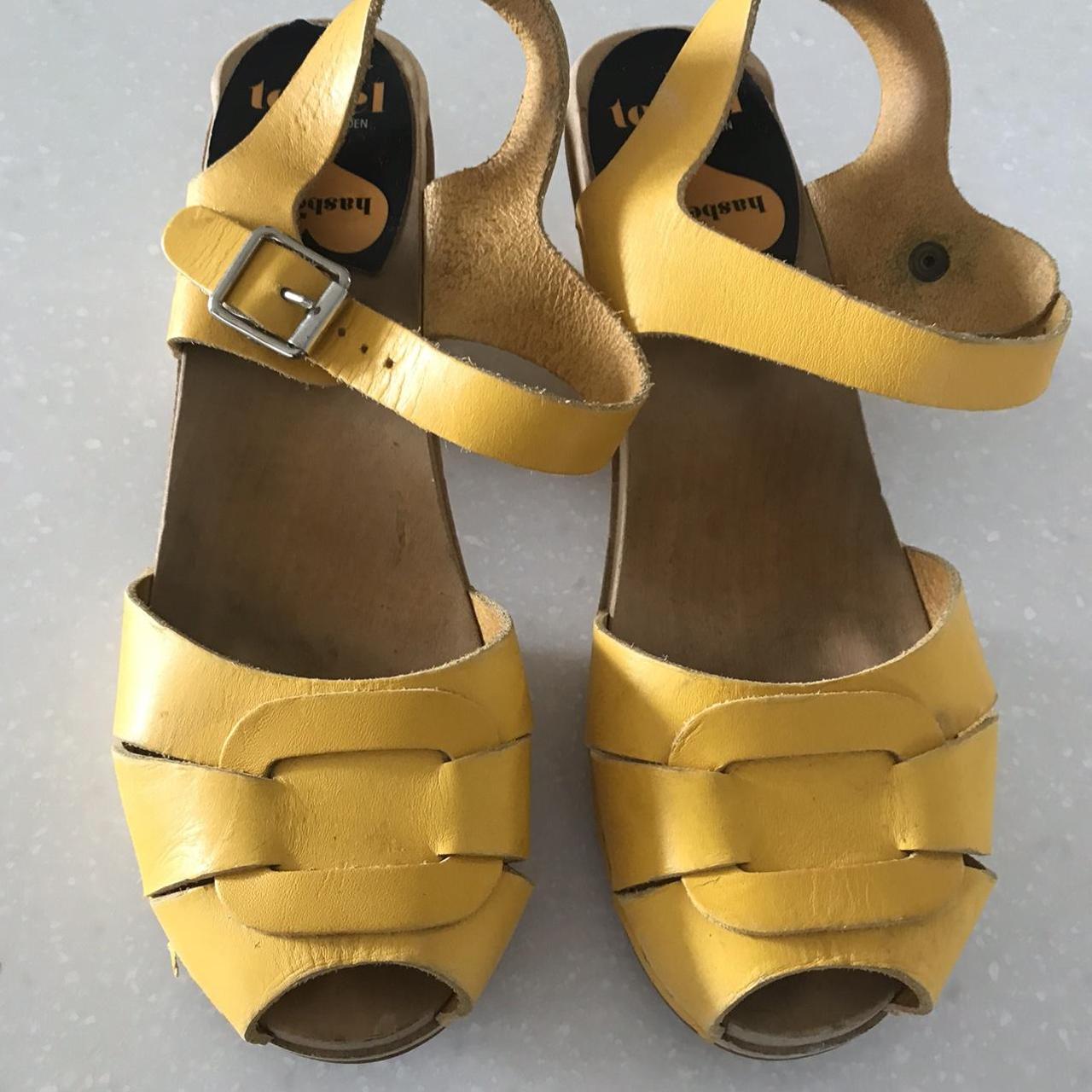 Women's Yellow Sandals | Depop