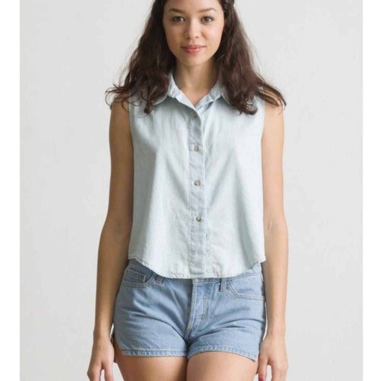American Apparel sleeveless denim shirt 👚 ❄️
