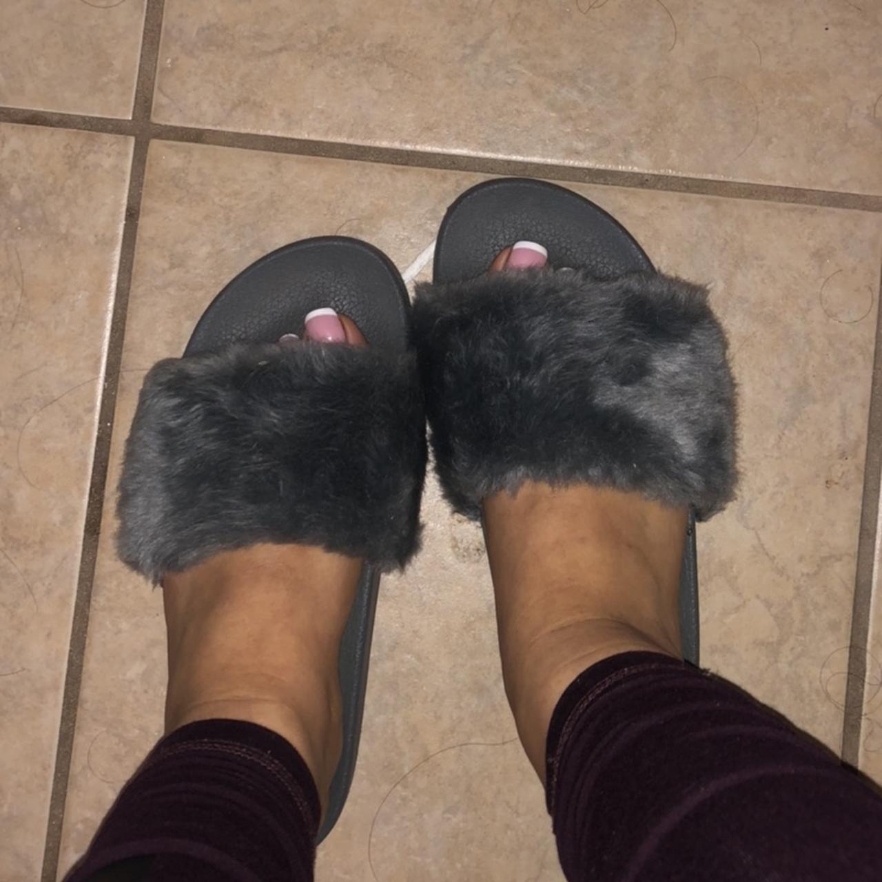 gently worn stevemadden fluffy slides puma fenty Depop