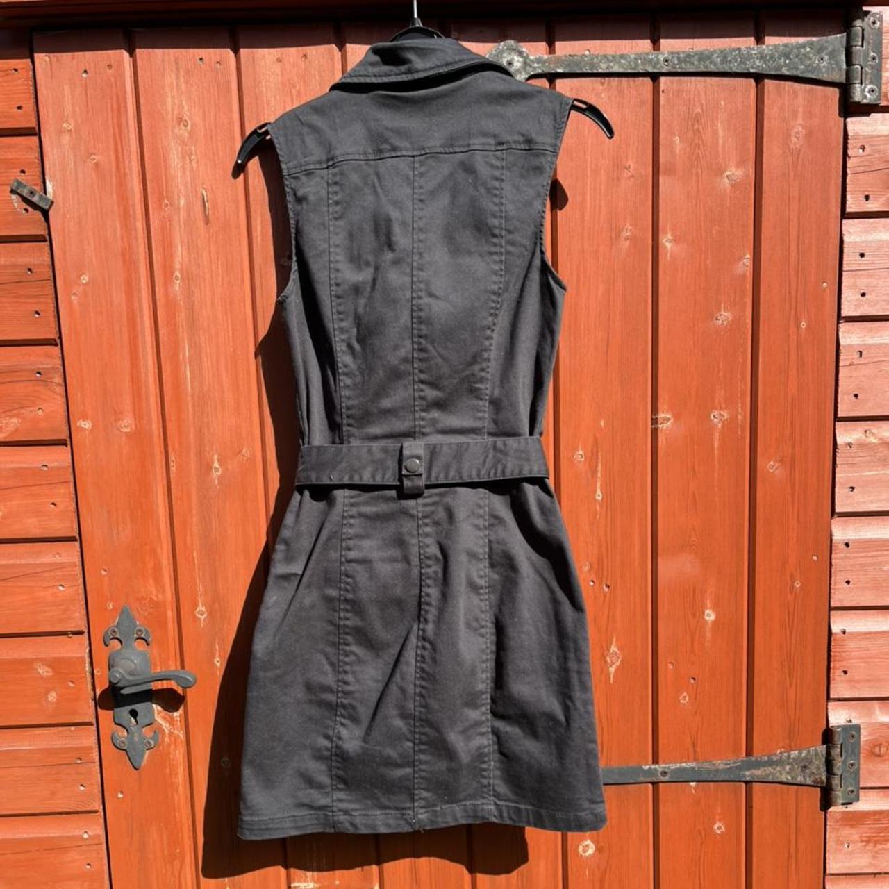H&M zip up dress in size 6/XS. Cute heavy weight... Depop