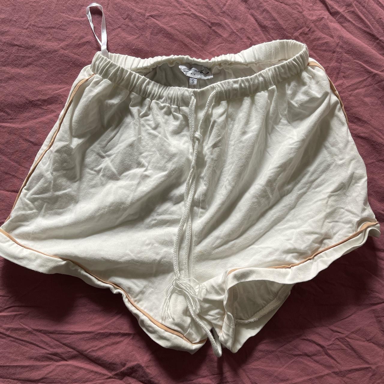 Product Image 1 - High Waisted Sabo Shorts. Size: