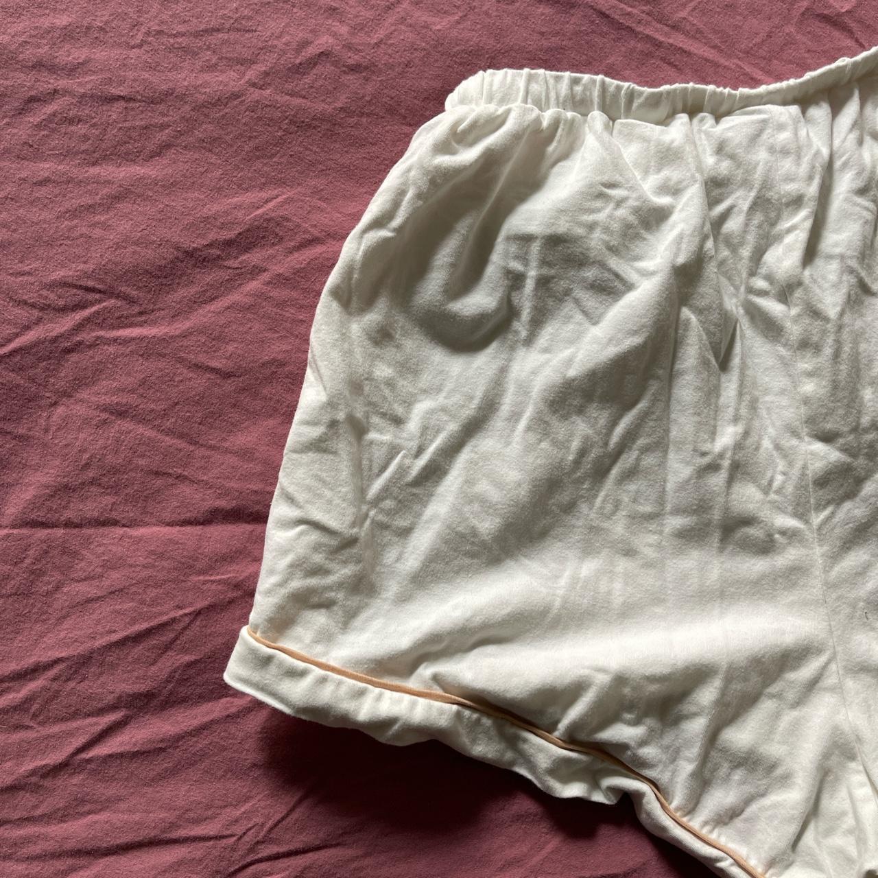 Product Image 3 - High Waisted Sabo Shorts. Size: