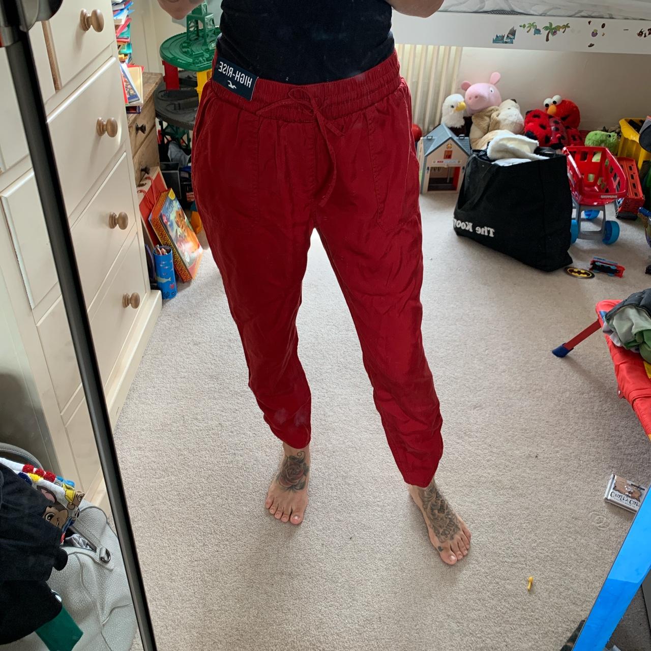 Hollister hotsell red pants