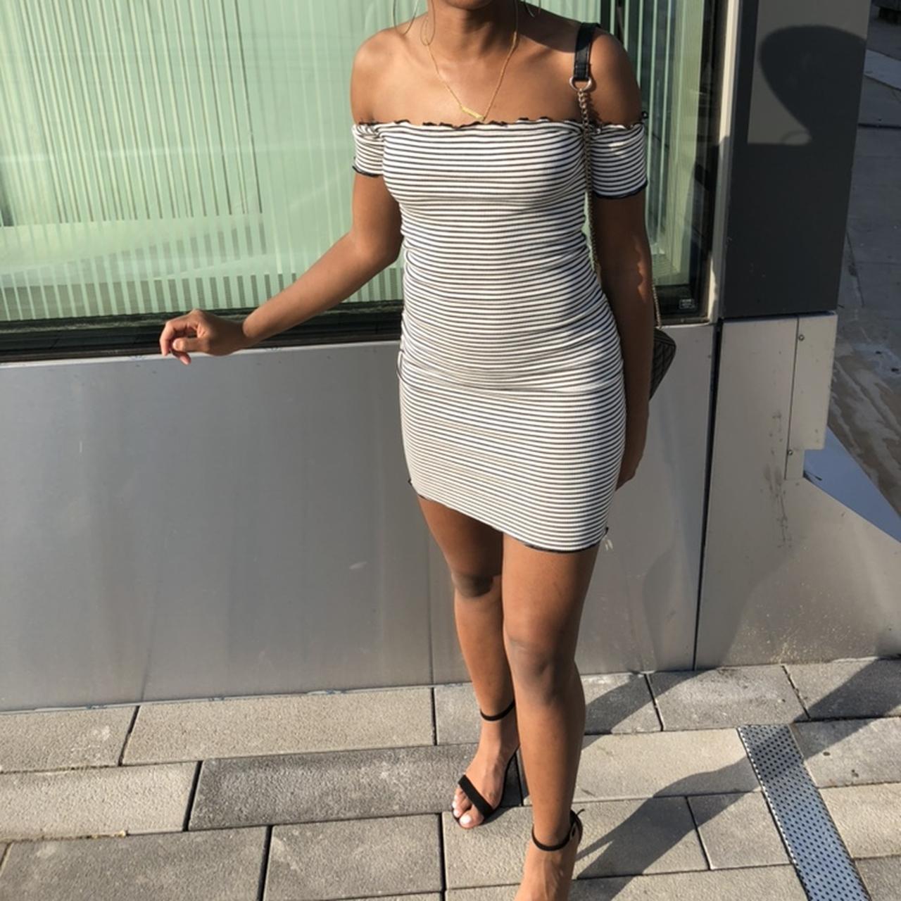 Fitted striped off-shoulder Can be dressed Depop