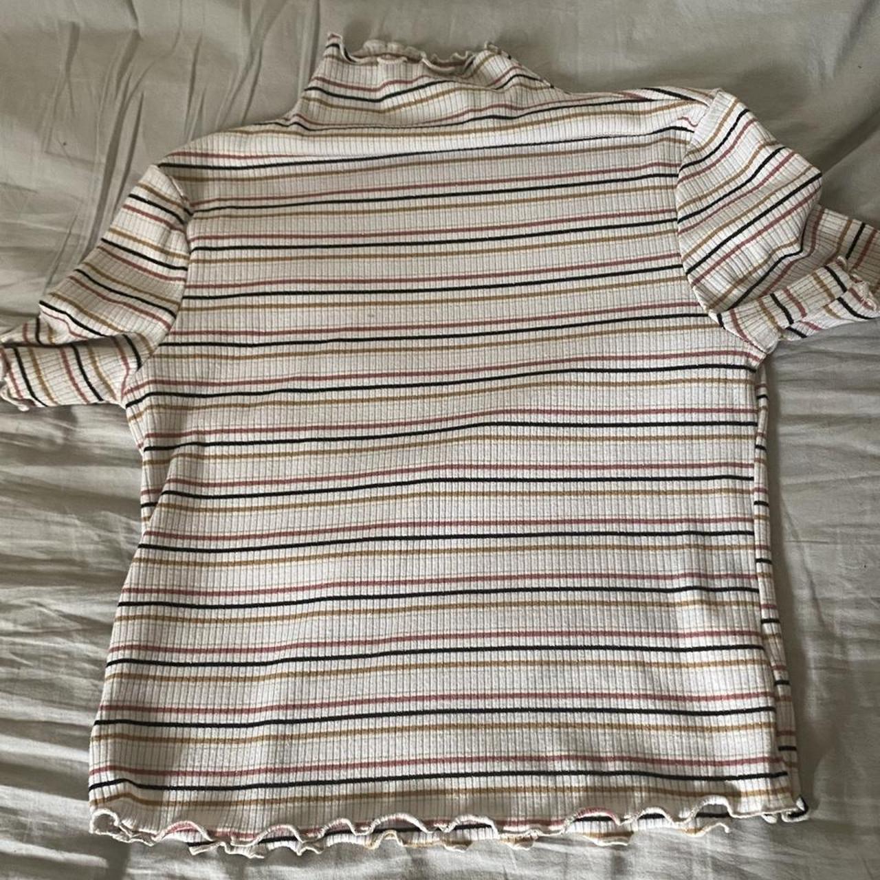 super adorable striped crop top!! - Depop