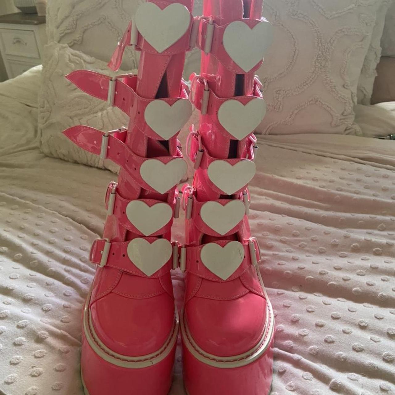 yru pink boots