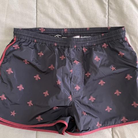 Gucci bee clearance swim shorts