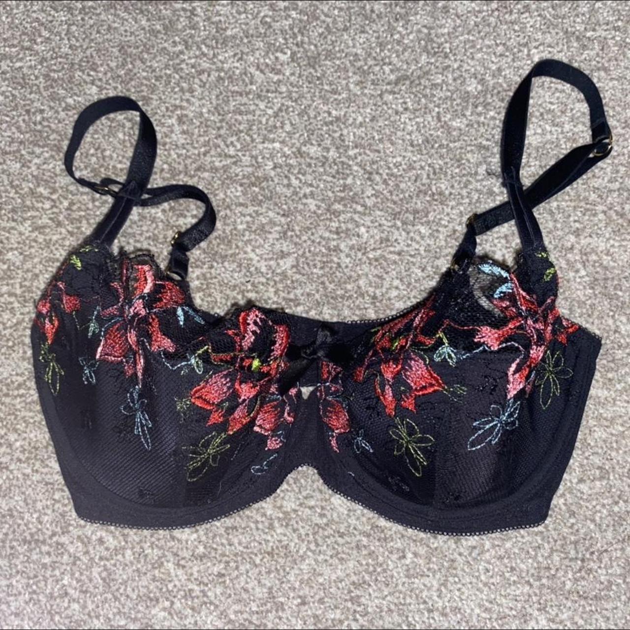 Women's Black and Pink Bra | Depop