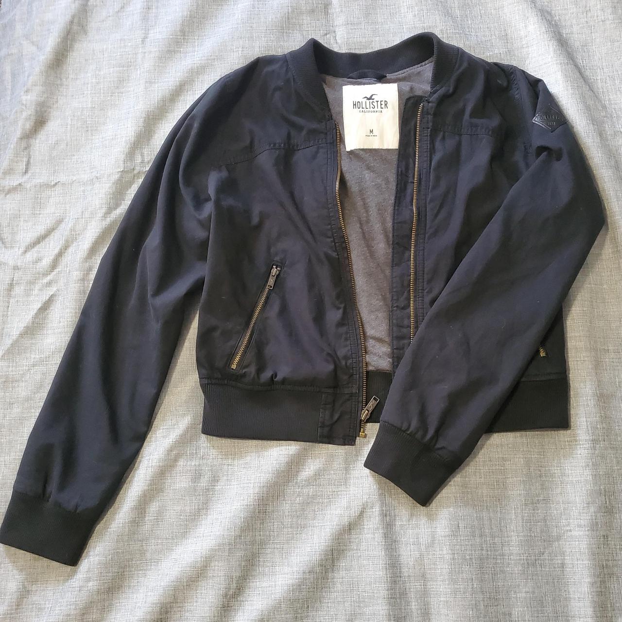 hollister bomber