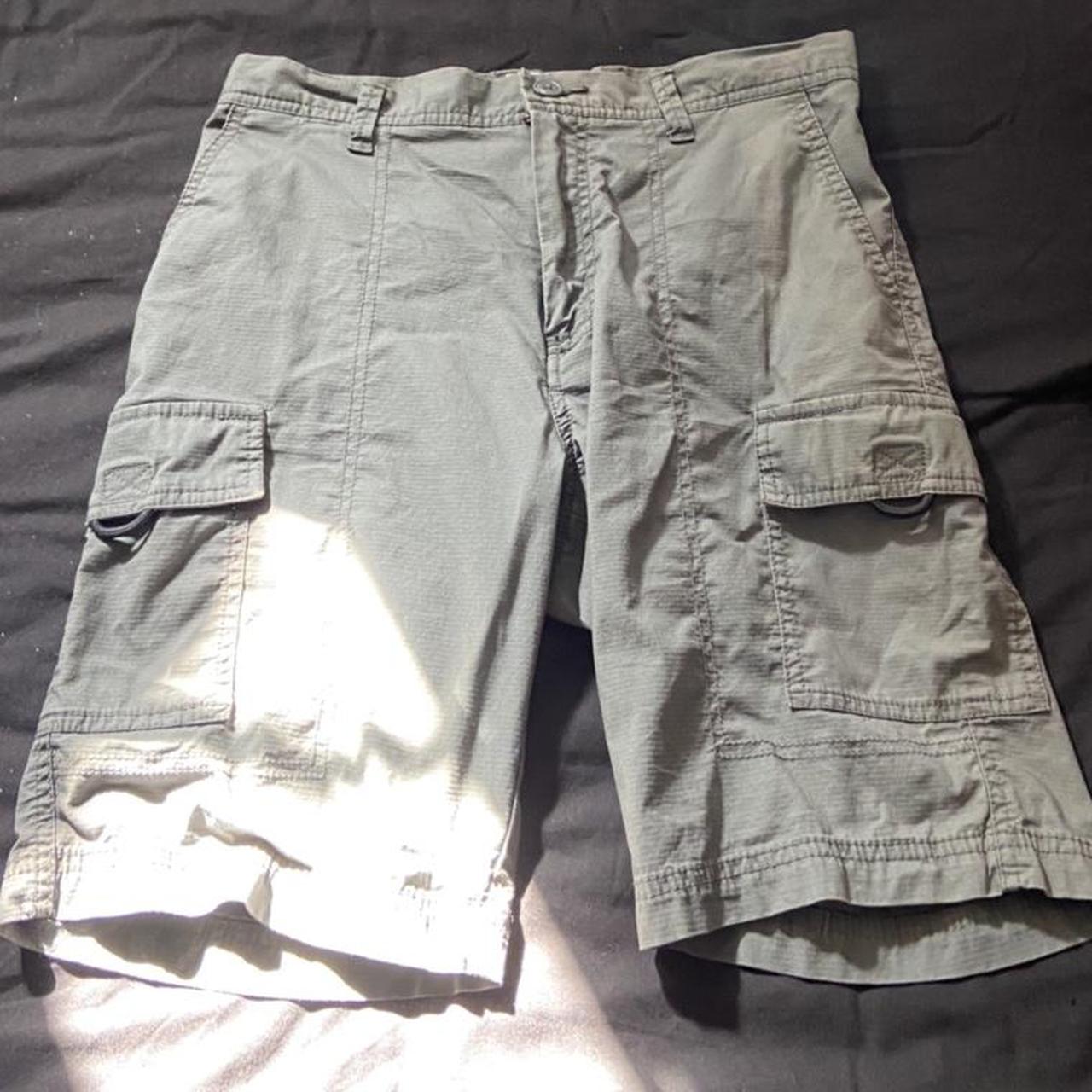 Mens grey cargo shorts. Very comfortable. Size 28.... Depop