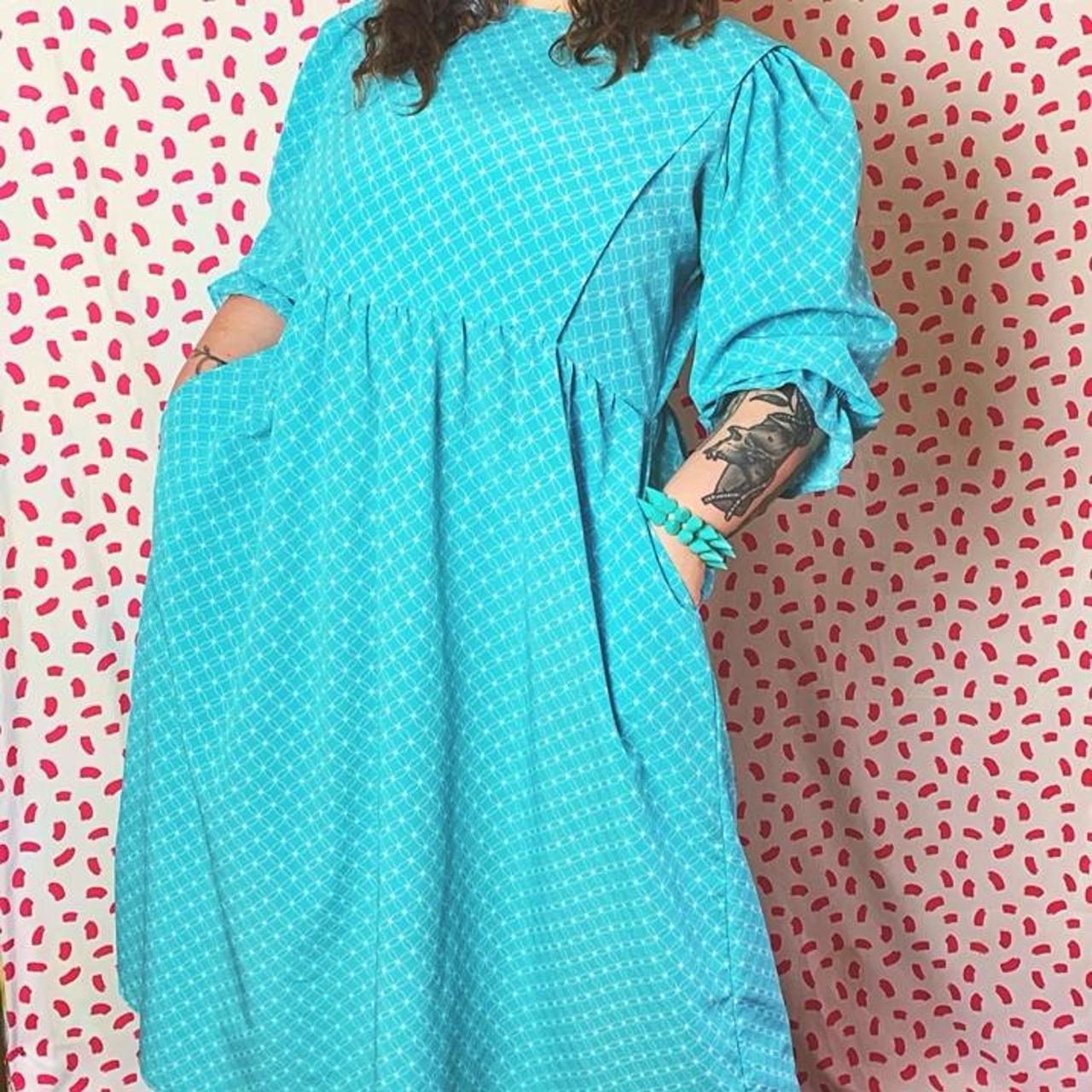 This gorgeous 1970’s plus size maxi is a very... - Depop