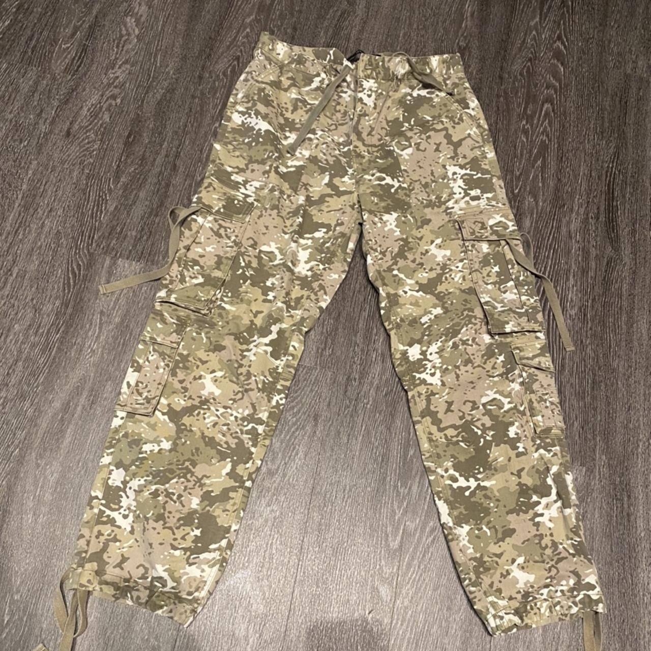 Guess camo outlet pants