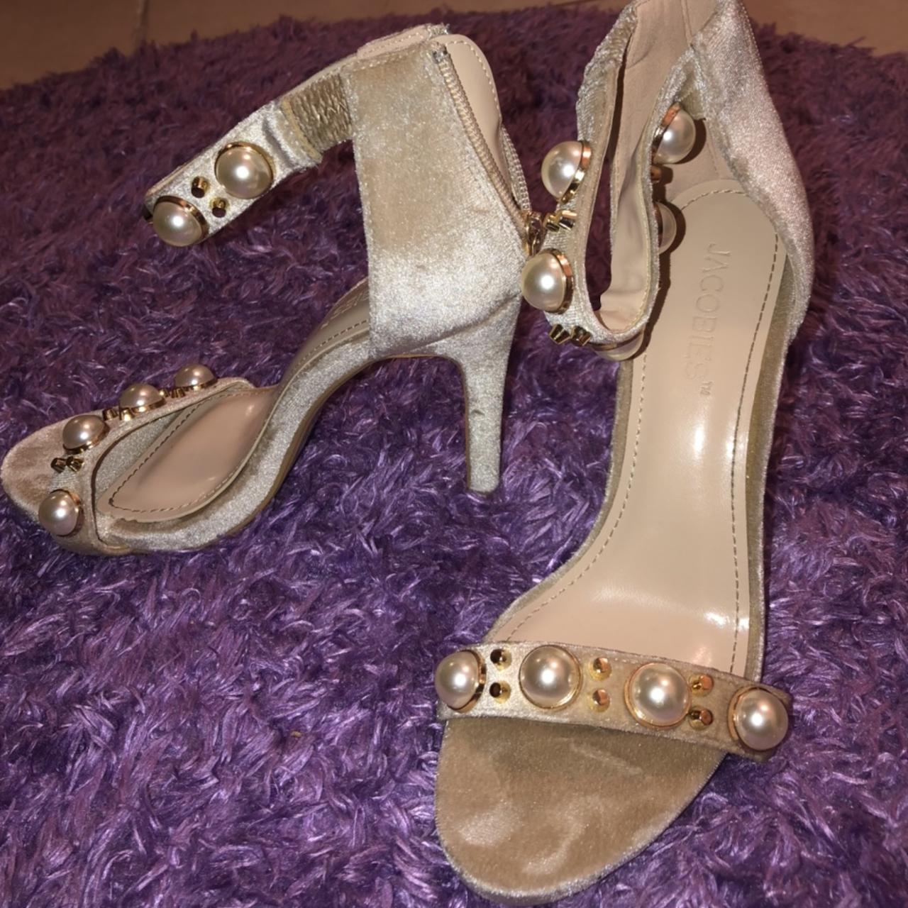 BLUSH PINK VELVET HEELS size 7 Forever 21 worn... Depop