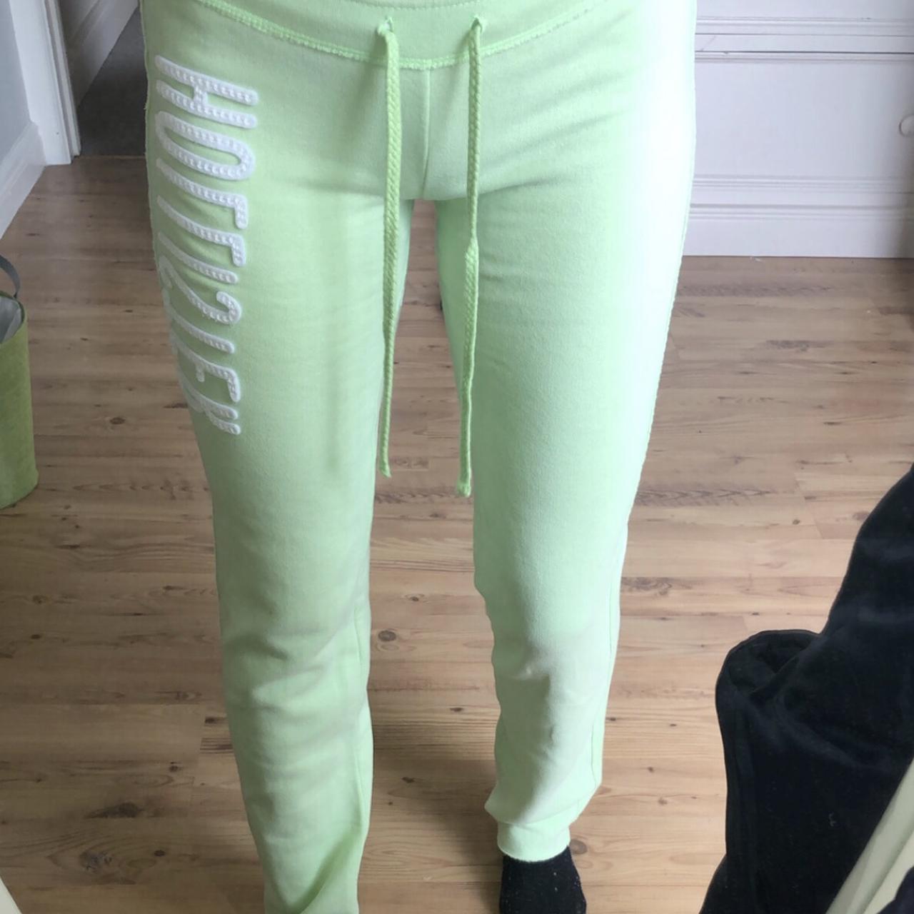 Hollister hot sale tracksuit womens